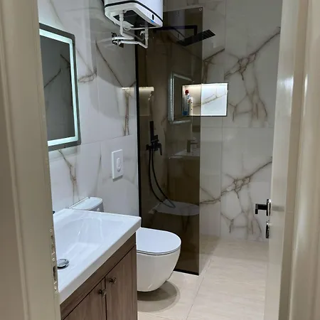 Apartment Xhuli's