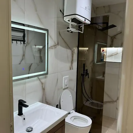 公寓 Xhuli's Vlorë